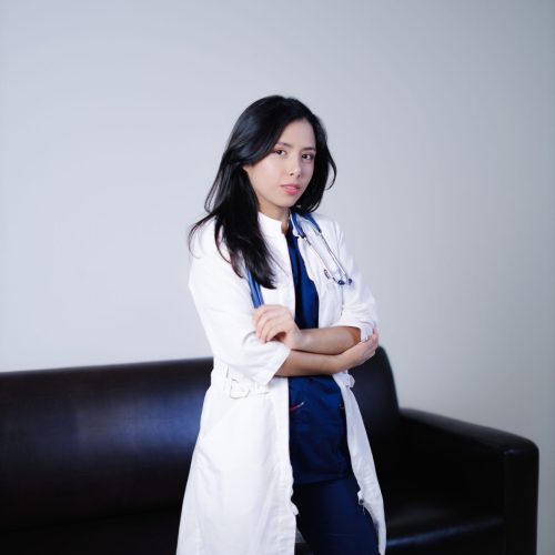 03-clinica-foto-inset-doctora-2